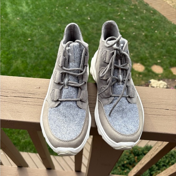 Sorel Gray Sneakers - Picture 1 of 6